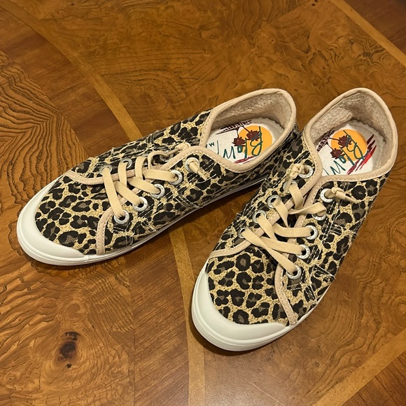 Blowfish Cheetah Sneakers - Picture 3 of 13